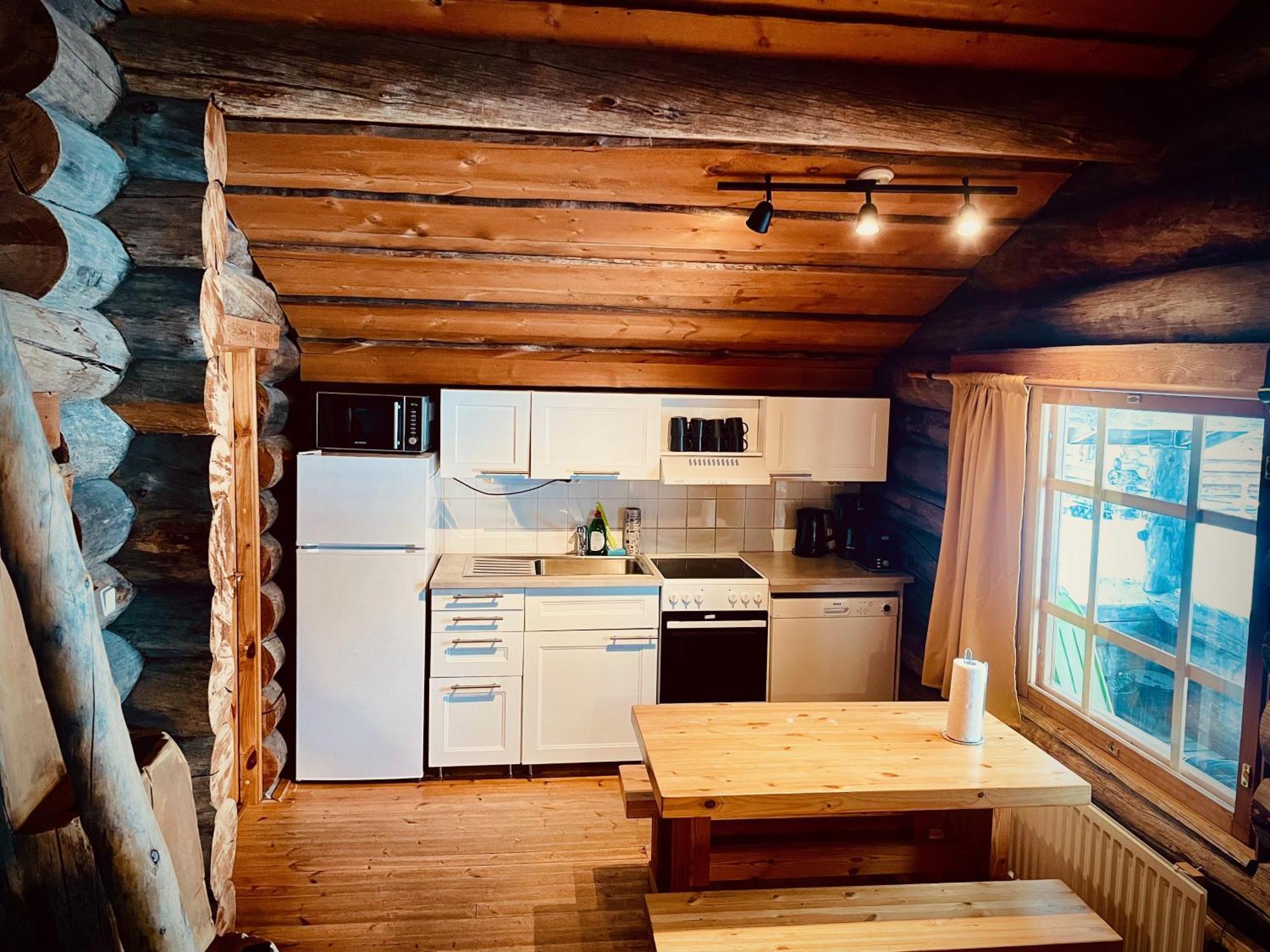 Arctic Log Cabins 萨利色尔卡 外观 照片