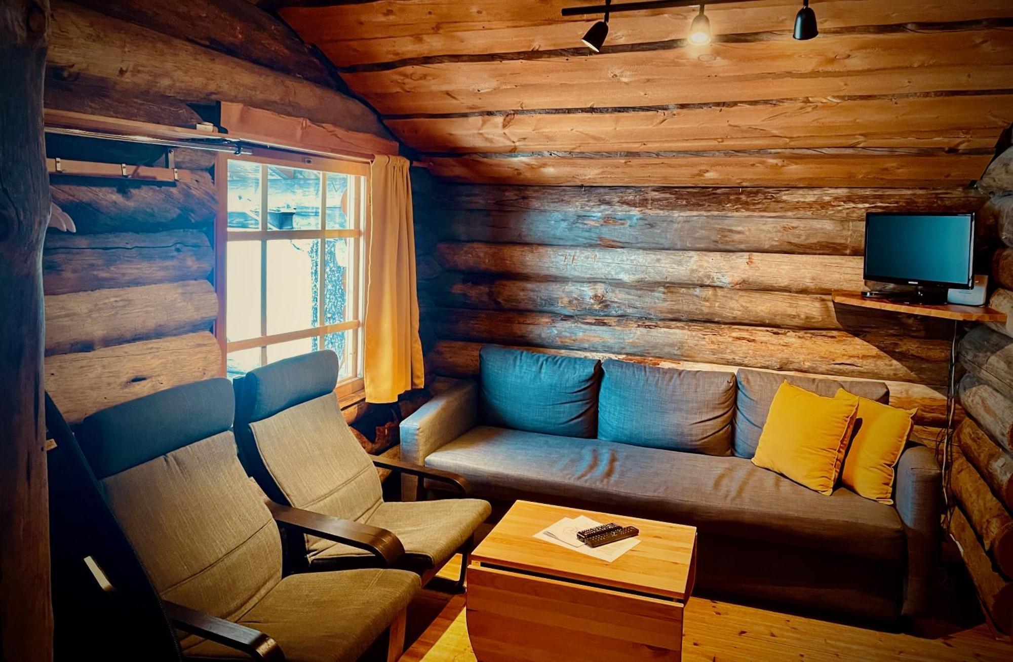 Arctic Log Cabins 萨利色尔卡 外观 照片
